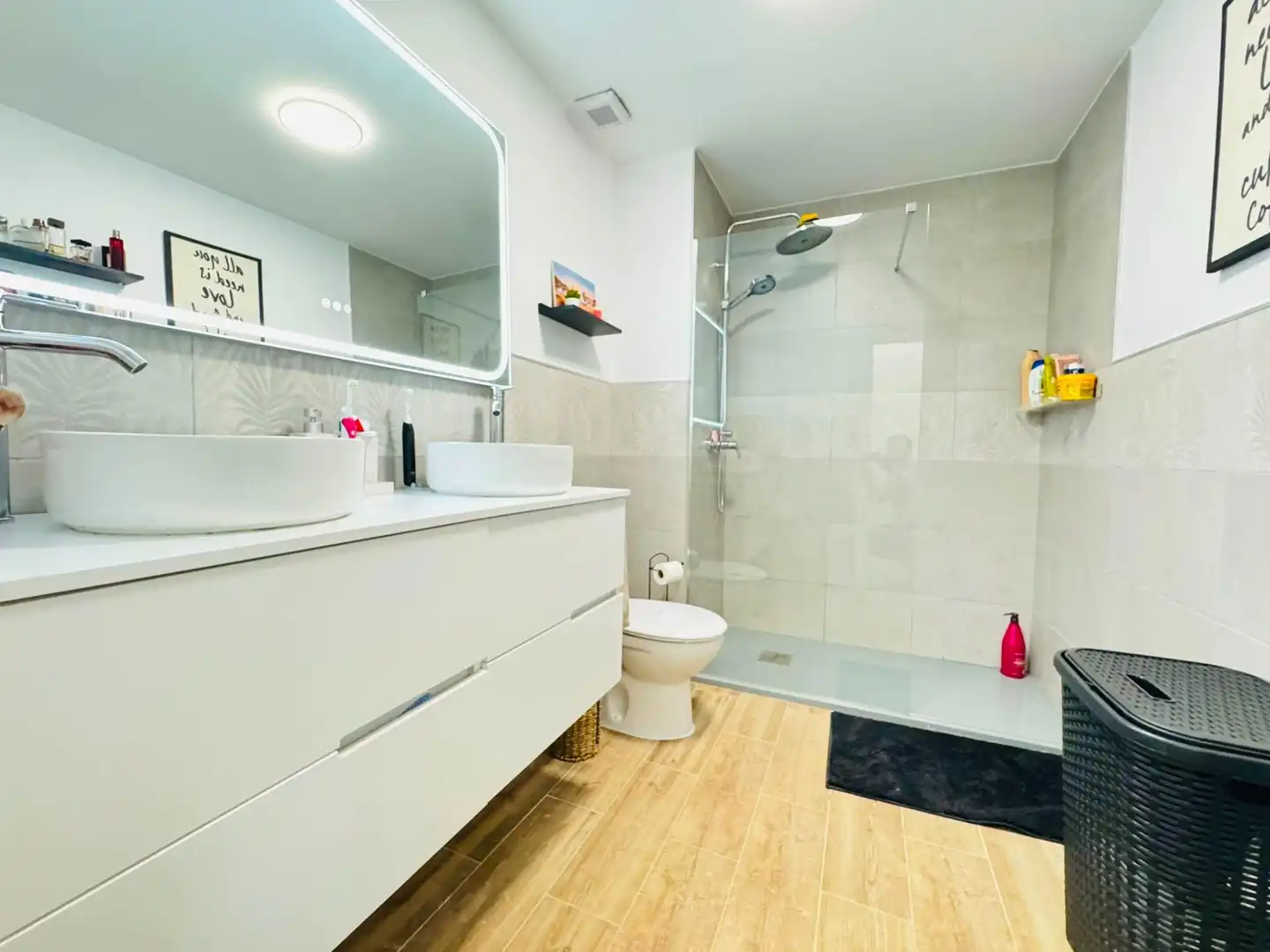 Badezimmer von Wohnung zum Verkauf in Algeciras
