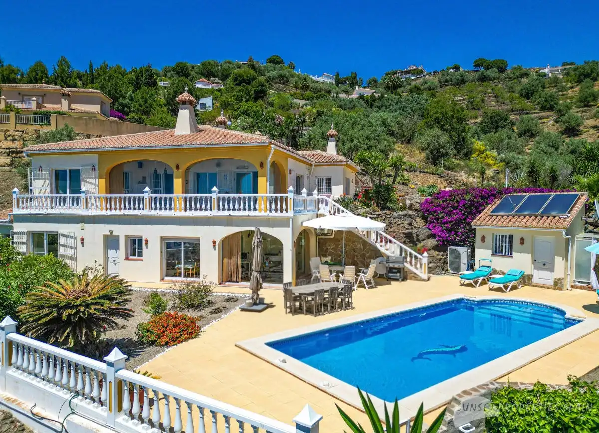 Chalet con terraza en venta en Arenas