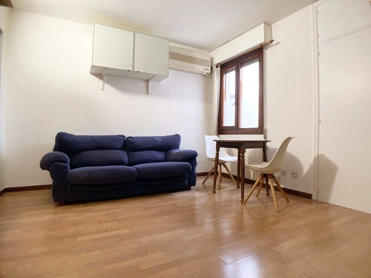 Study to rent in Calle de las Virtudes, Almagro