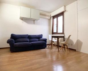 Study to rent in Calle de las Virtudes, Almagro