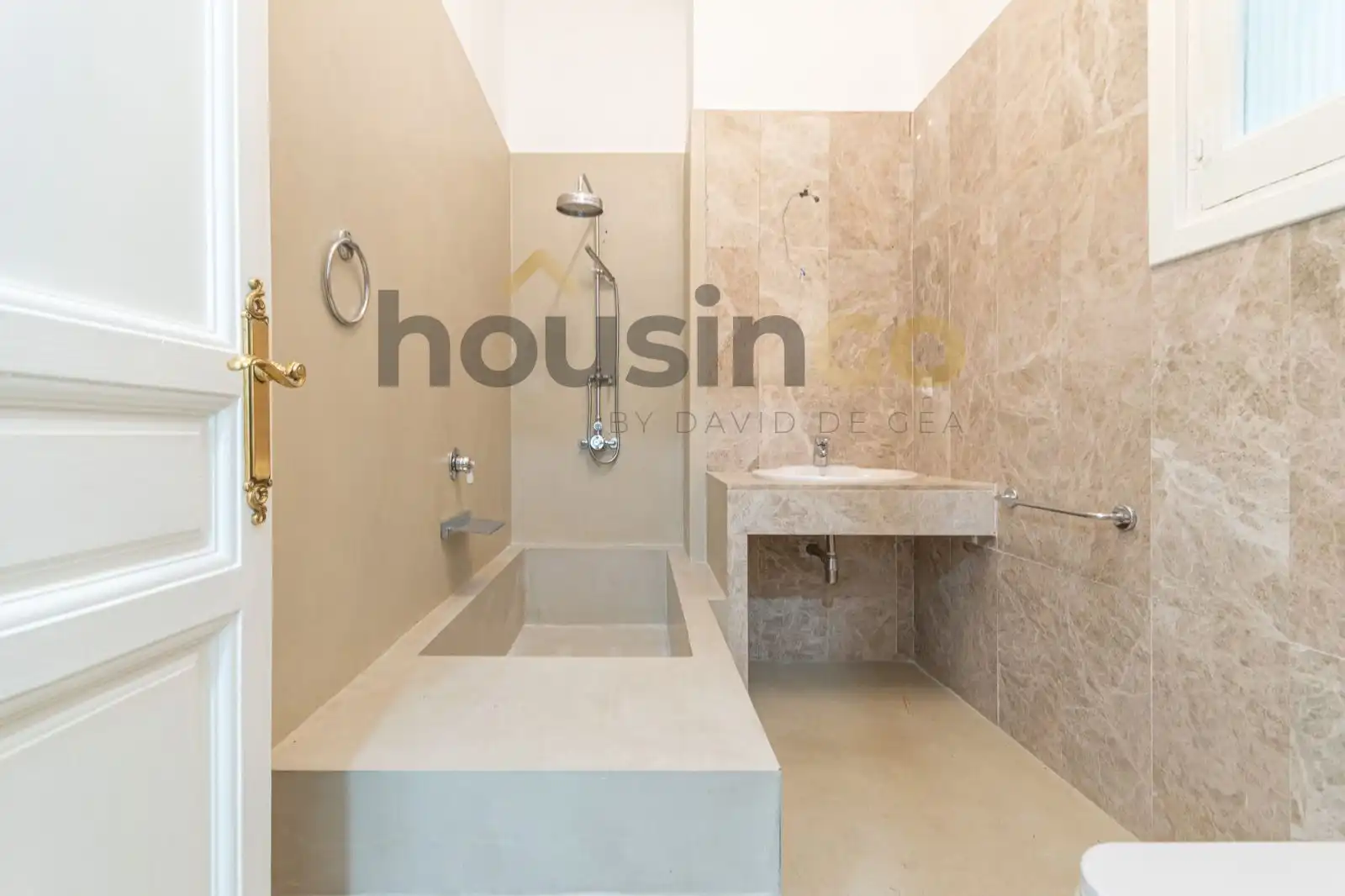 Bathroom of Flat for rent in Madrid  with Heating, Terrace and Oven