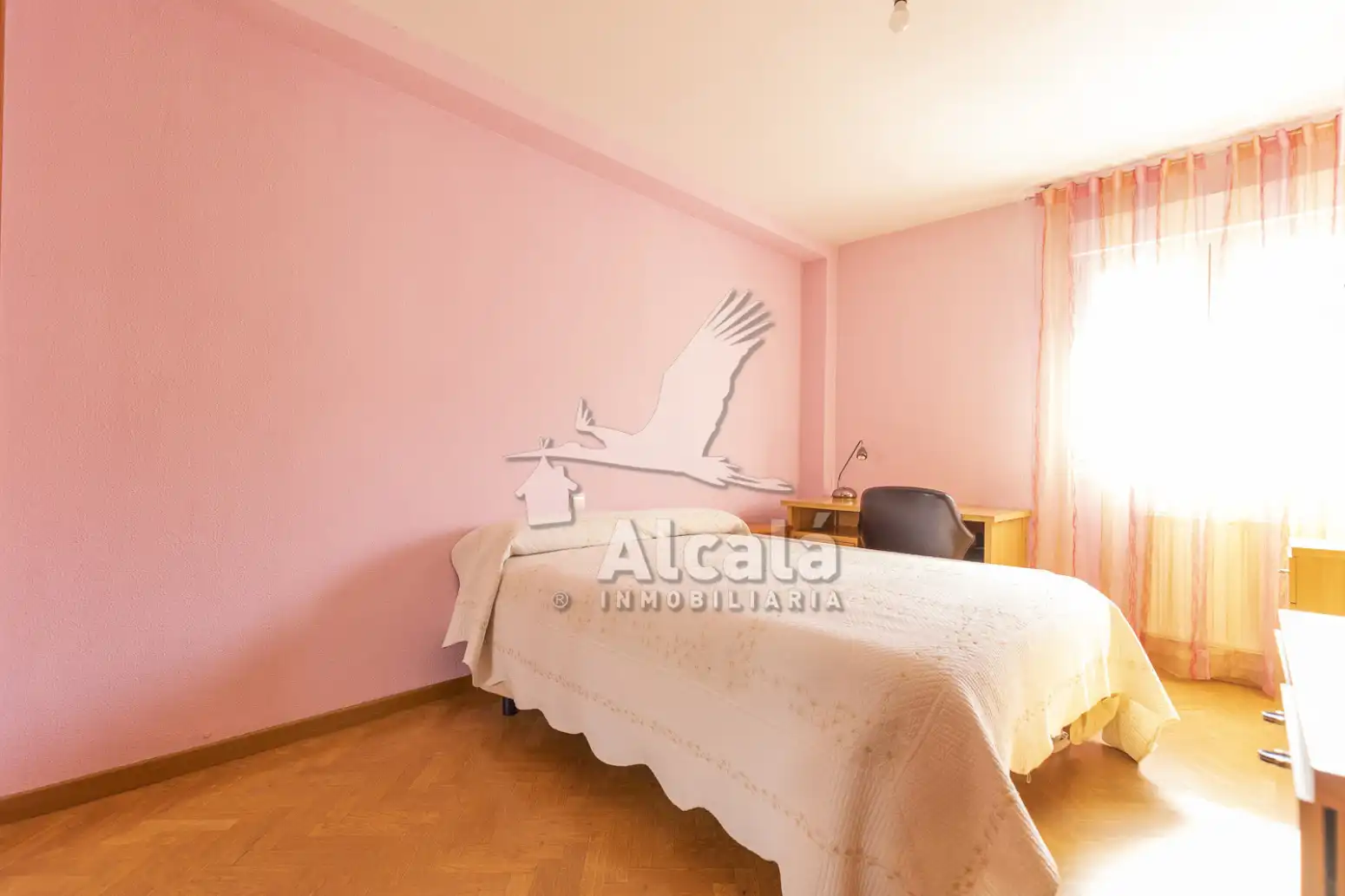 Schlafzimmer von Einfamilien-Reihenhaus zum Verkauf in Alcalá de Henares mit Heizung, Parkett und Schwimmbad