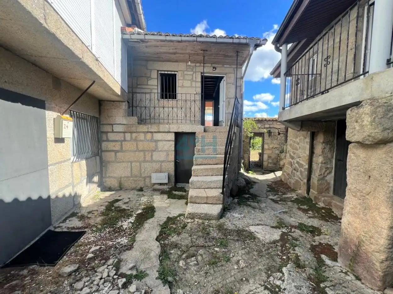 Vista exterior de Casa o xalet en venda en Coles amb Calefacció, Jardí privat i Traster