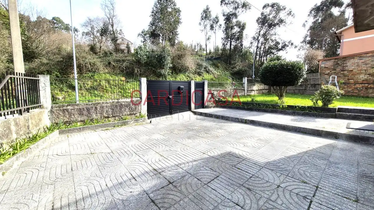 Vista exterior de Casa o chalet en venta en Vigo  con Calefacción, Trastero y Amueblado