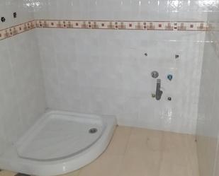 Bathroom of Flat for sale in Talavera de la Reina