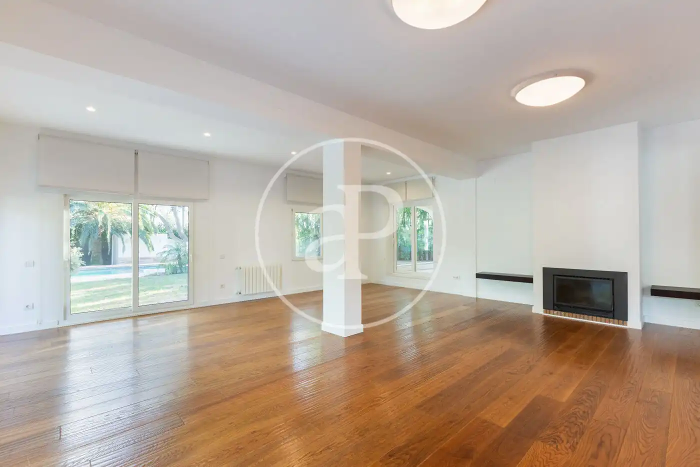 Sala d'estar de Casa o xalet en venda en Chiva amb Aire condicionat, Calefacció i Jardí privat