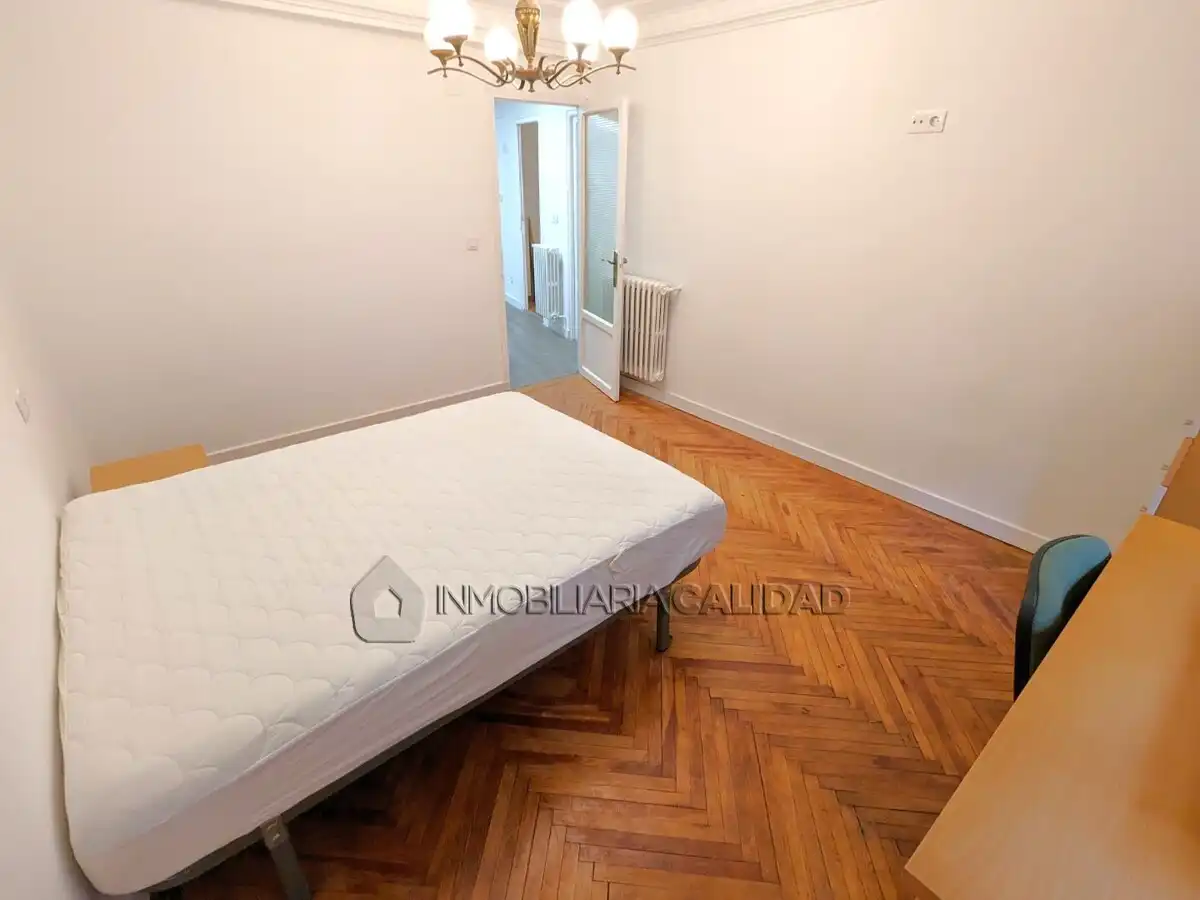 Habitación de Piso de alquiler en Burgos con Calefacción y Amueblado