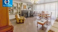 Sala d'estar de Casa o xalet en venda en Villena amb Calefacció, Terrassa i Traster