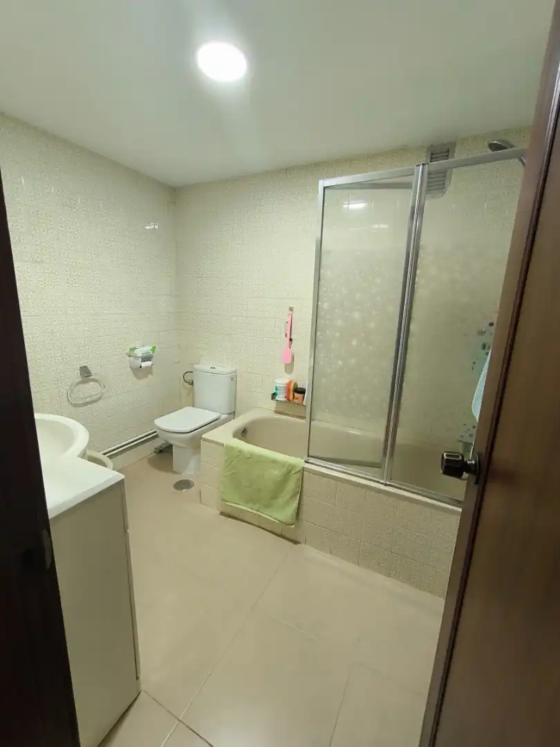Bathroom of Flat for rent in Vilagarcía de Arousa  with Heating, Parquet flooring and Furnished