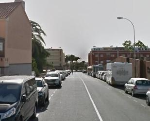 Vista exterior de Casa adosada en venda en San Bartolomé de Tirajana amb Terrassa i Balcó