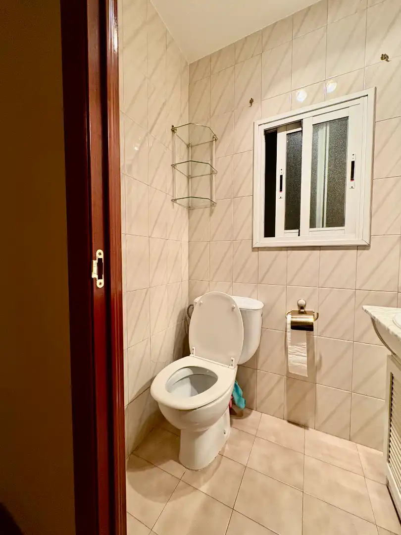 Badezimmer von Wohnung zum Verkauf in Madrid mit Klimaanlage, Heizung und Parkett