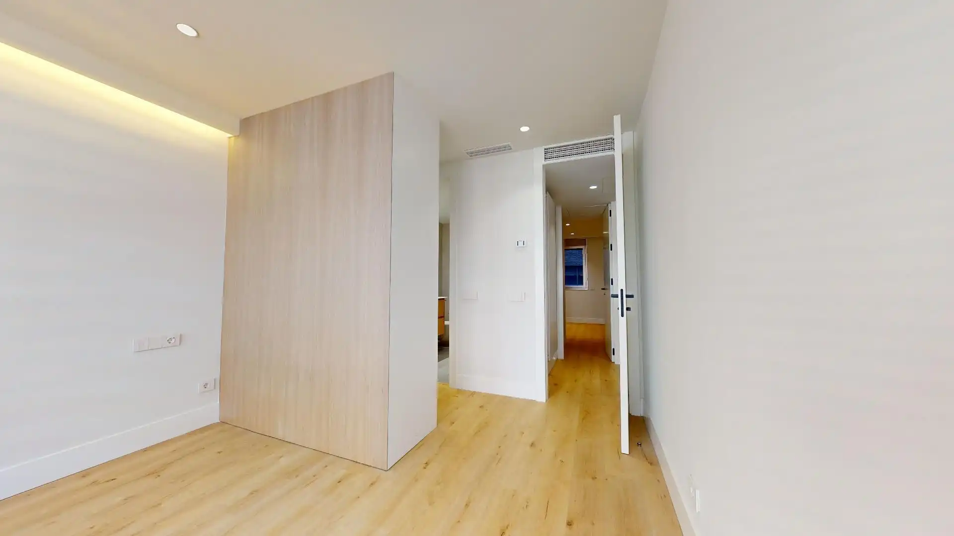 Flat for rent in Madrid  with Air Conditioner, Heating and Storage room