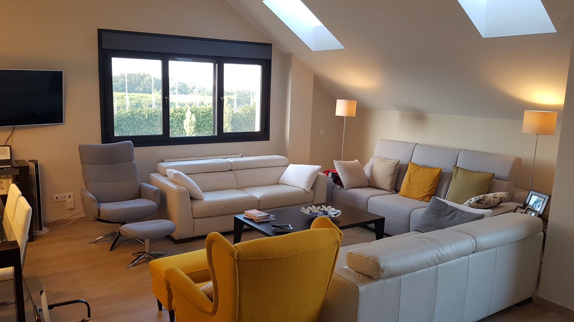 Sala d'estar de Dúplex en venda en Santander amb Calefacció, Terrassa i Traster