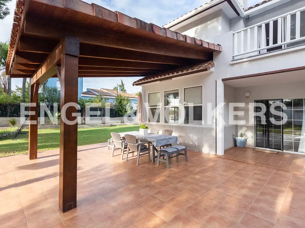 Terraza de Casa o chalet de alquiler en Serra con Calefacción, Jardín privado y Parquet