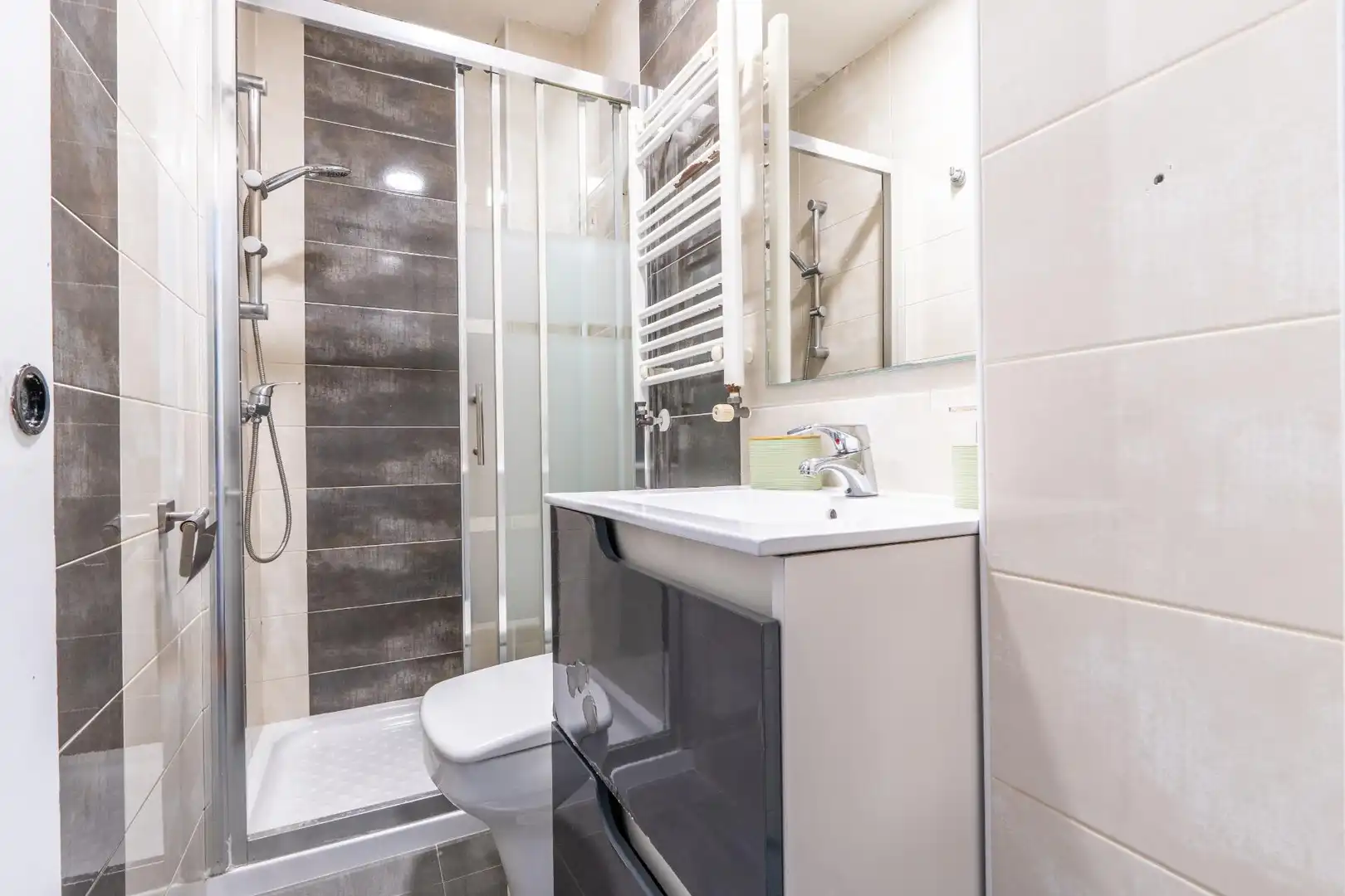 Baño de Piso en venta en Getafe con Calefacción y Terraza
