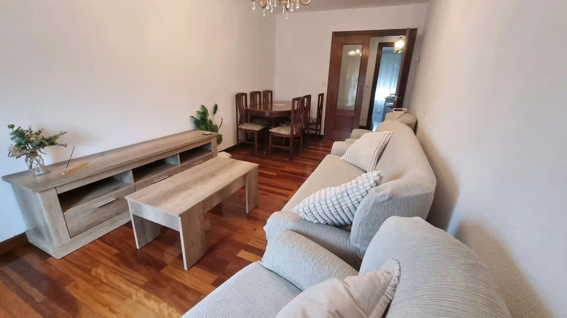 Sala de estar de Piso de alquiler en El Astillero   con Calefacción, Parquet y Terraza
