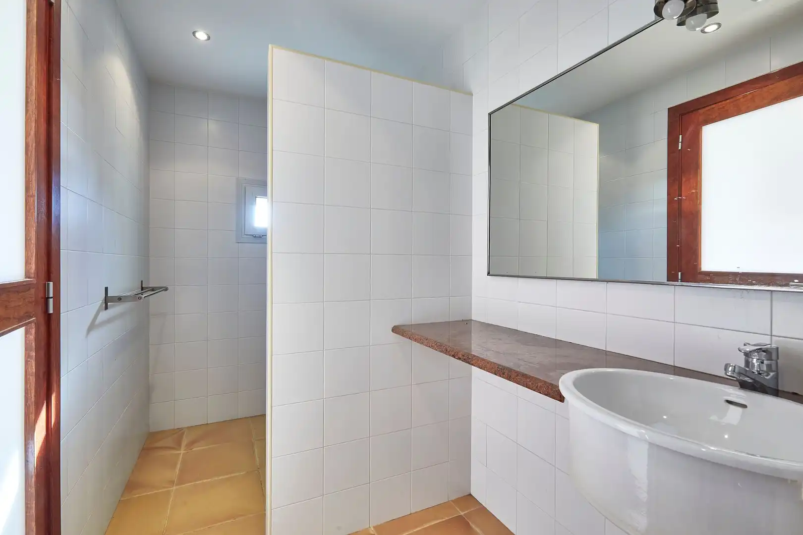 Badezimmer von Haus oder Chalet zum Verkauf in Premià de Dalt mit Klimaanlage, Heizung und Privatgarten