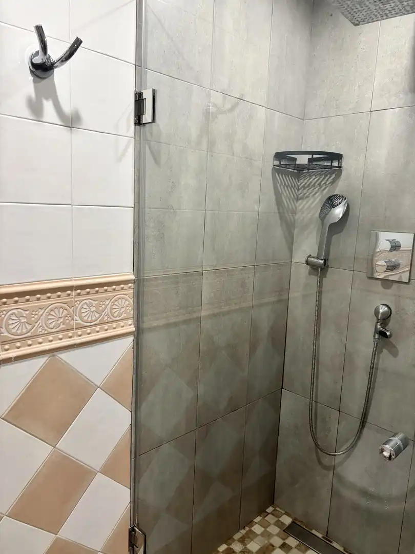 Bany de Apartament de lloguer en Marbella amb Aire condicionat, Terrassa i Piscina