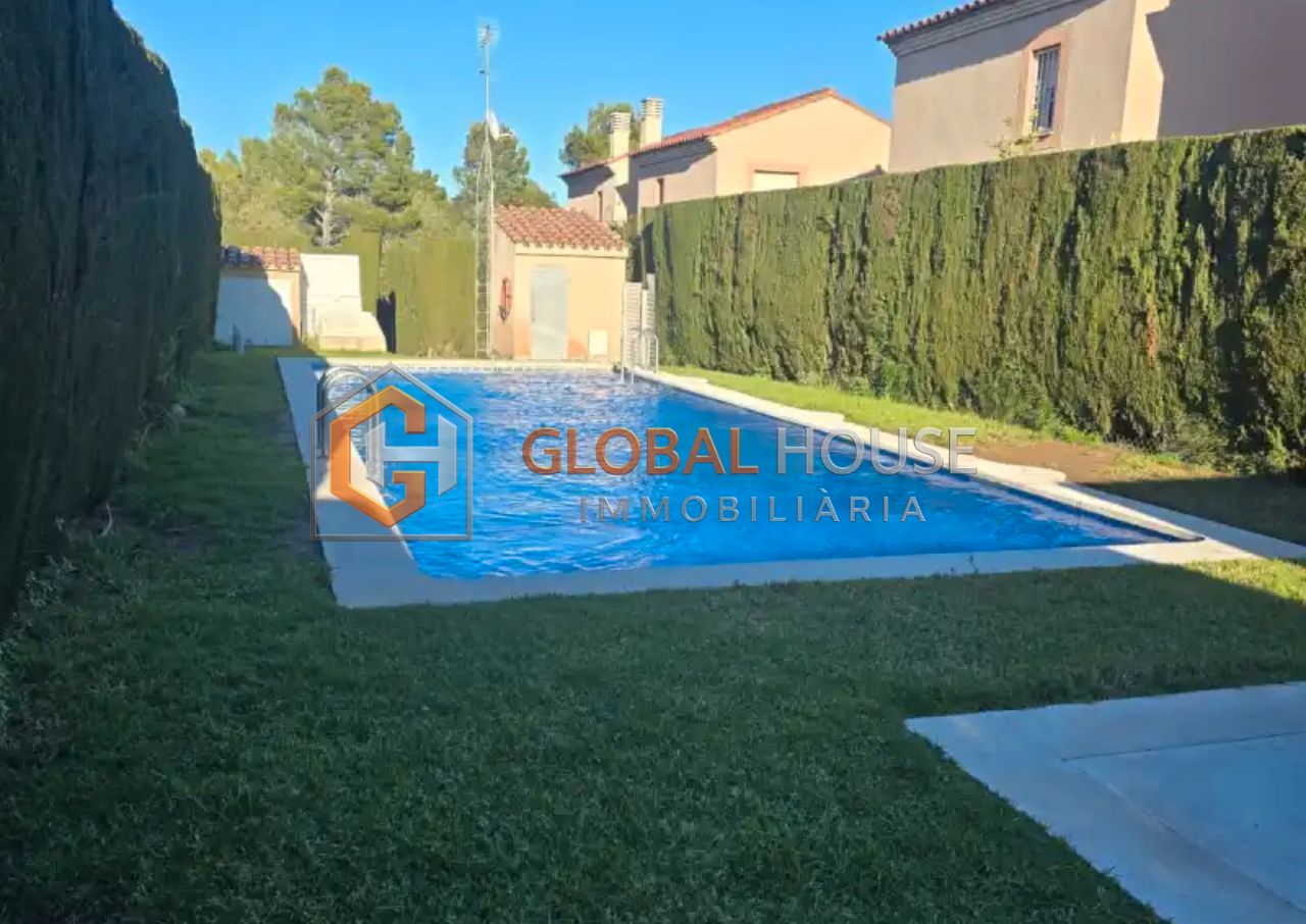 Swimming pool of Single-family semi-detached for sale in Mont-roig del Camp  with Air Conditioner, Private garden and Community pool