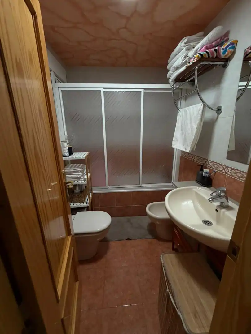 Baño de Piso en venta en Maracena con Amueblado y Lavadora