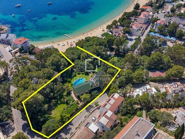Chalet con piscina en venta en Almadrava - Canyelles - Puig-Rom
