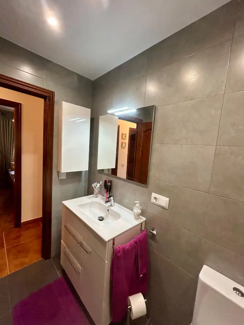 Baño de Piso en venta en Segovia con Calefacción, Terraza y Trastero