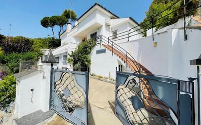 Vista exterior de Casa o xalet en venda en Argentona amb Terrassa i Balcó