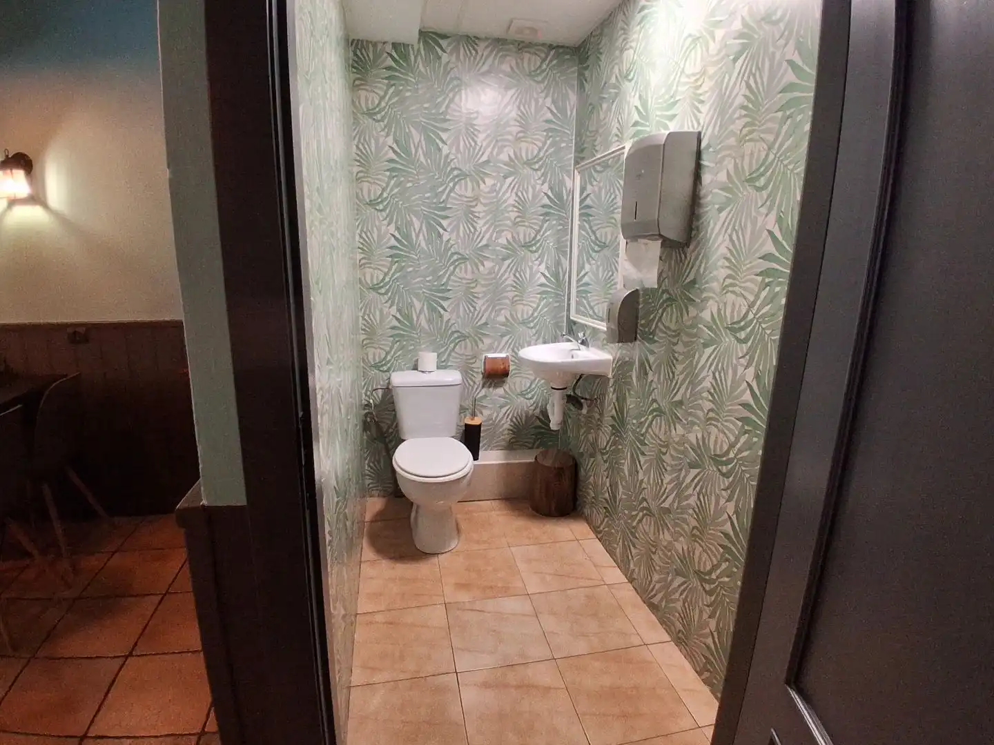 Baño de Local en traspaso en Murcia con Aire acondicionado, Calefacción y Amueblado