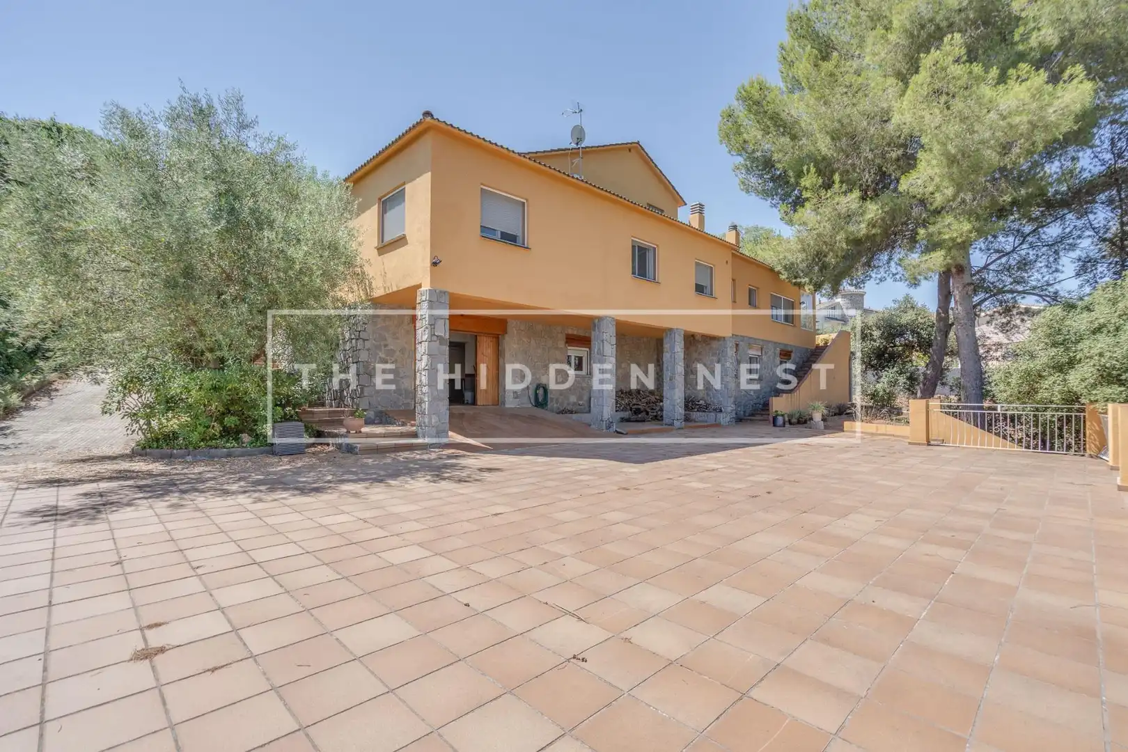 Vista exterior de Casa o xalet en venda en Castellar del Vallès amb Calefacció, Parquet i Terrassa