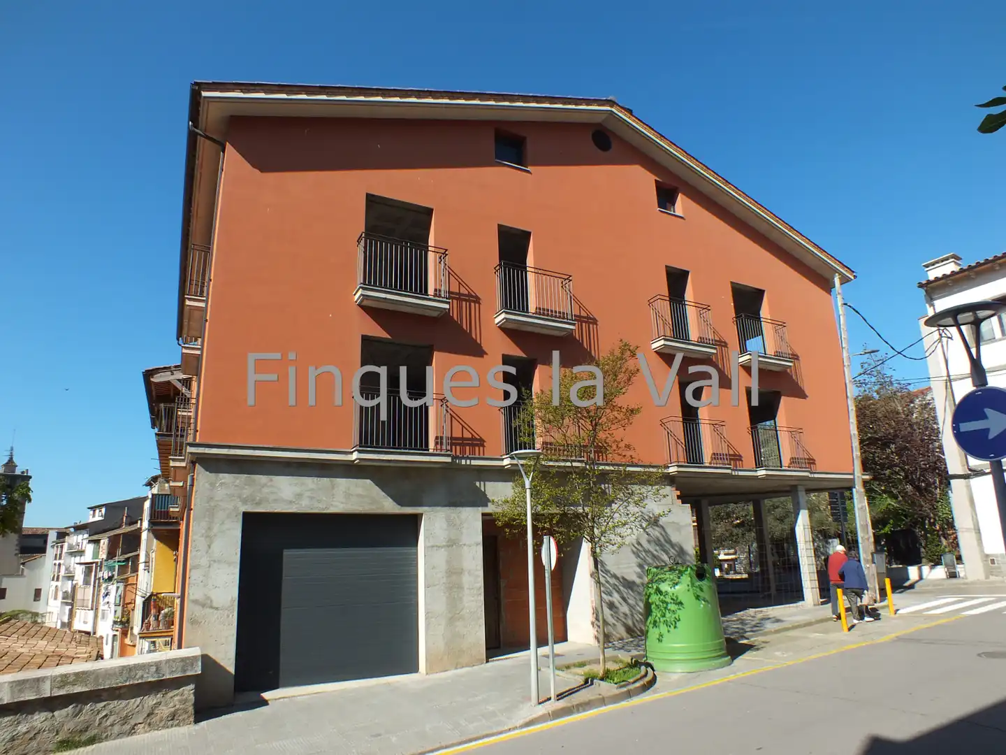 Außenansicht von Wohnung zum Verkauf in Roda de Ter mit Heizung, Ofen und Balkon