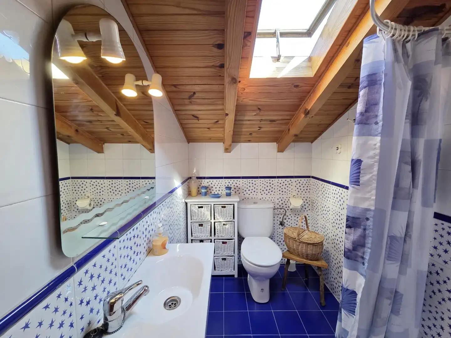 Badezimmer von Haus oder Chalet zum Verkauf in Piélagos mit Privatgarten, Terrasse und Abstellraum