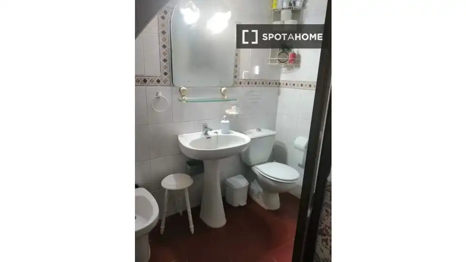 Bany de Apartament per a compartir en Encinasola amb Aire condicionat, Terrassa i Moblat