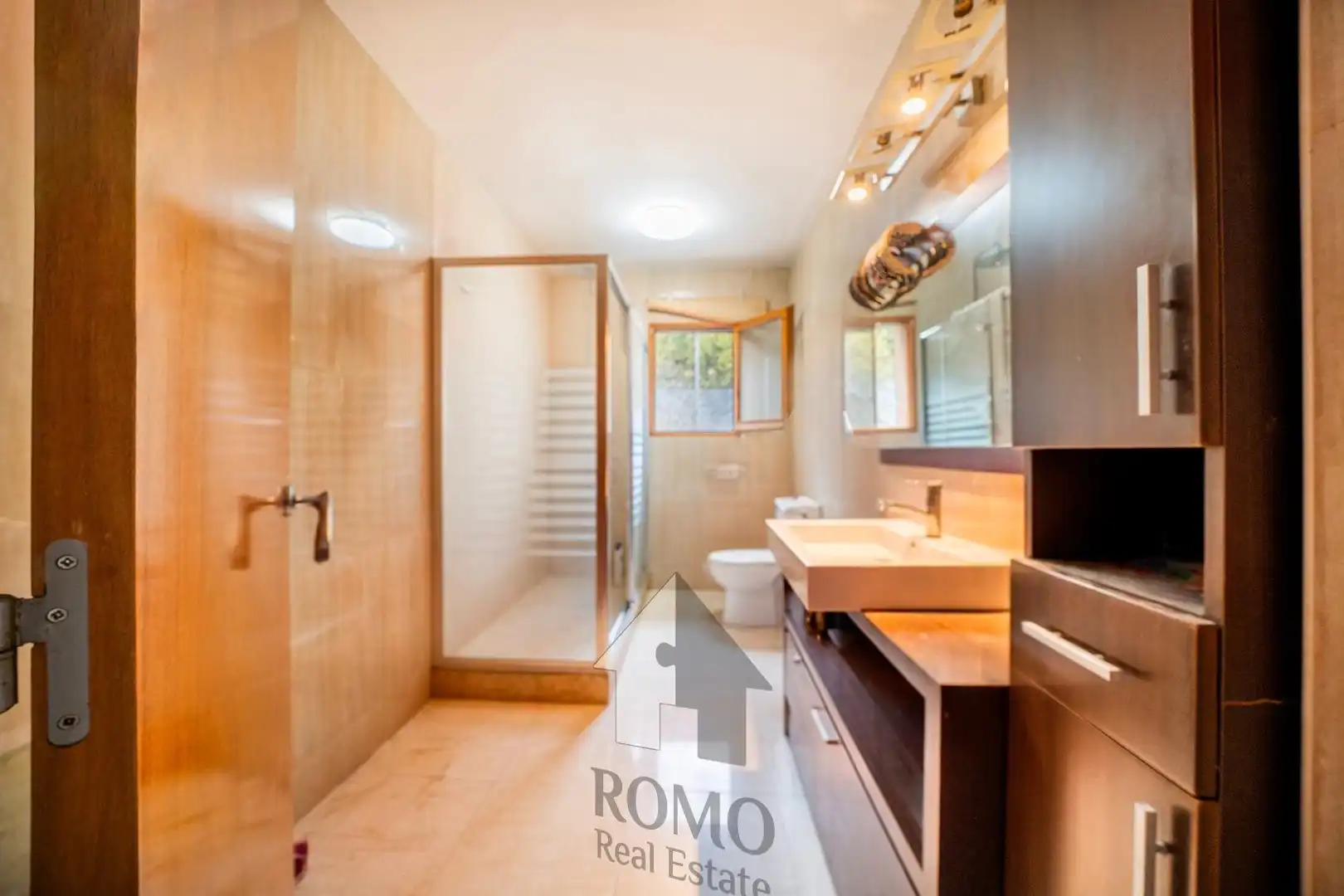 House with garden for sale in Carrer Pimpinella, imagen 27