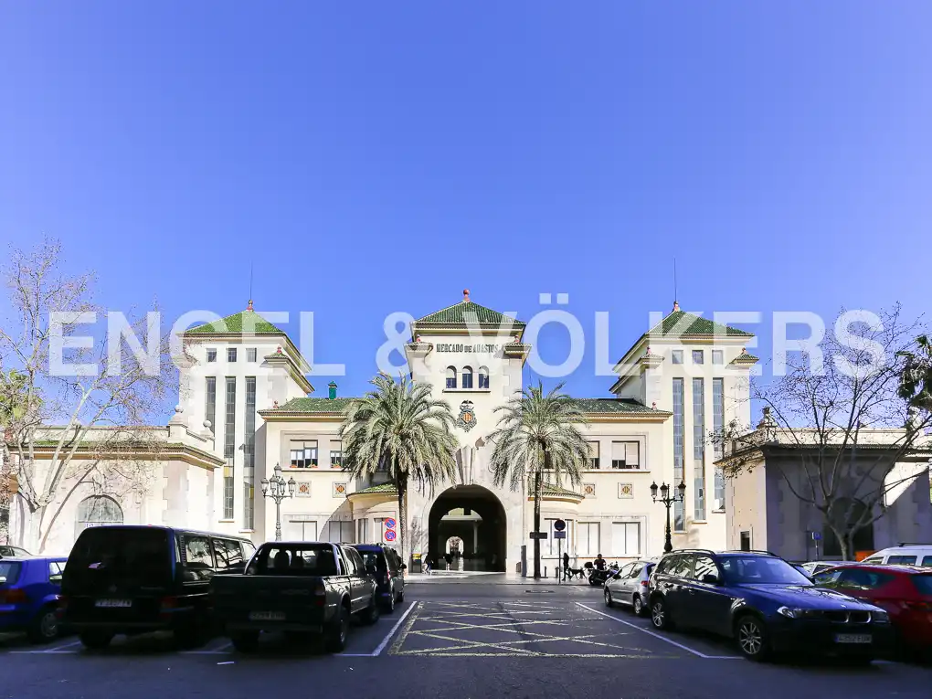 Vista exterior de Piso en venta en Valencia con Aire acondicionado, Calefacción y Parquet