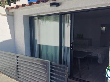 Casa con piscina in vendita a Carrer Pení