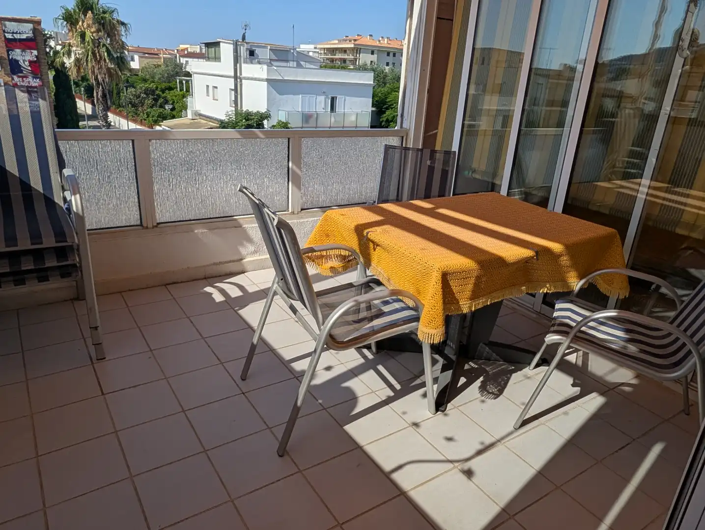 Terrasse von Wohnungen zum Verkauf in Roses mit Klimaanlage, Terrasse und Möbliert