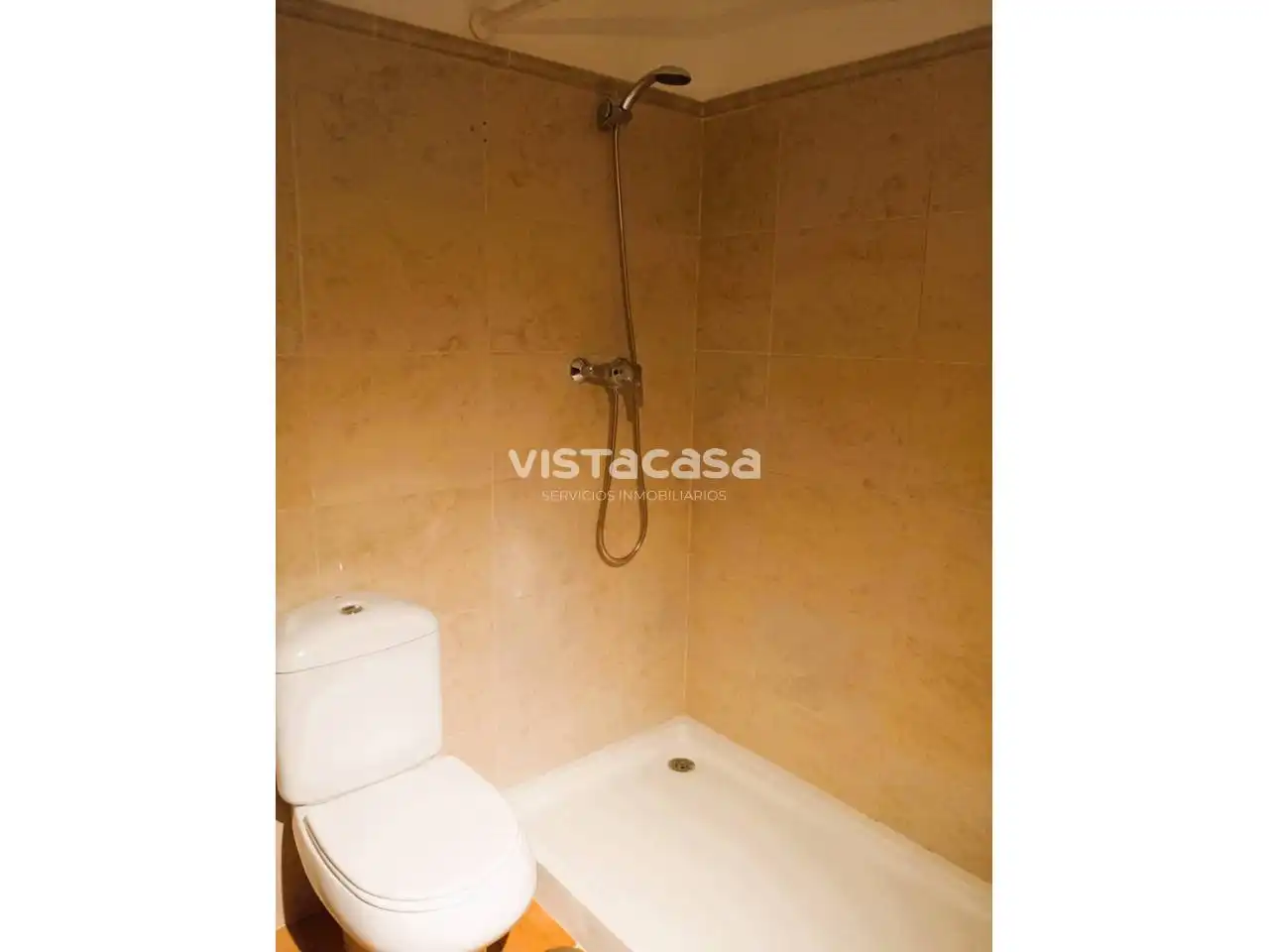 Baño de Casa adosada de alquiler en Mairena del Alcor con Aire acondicionado, Calefacción y Terraza