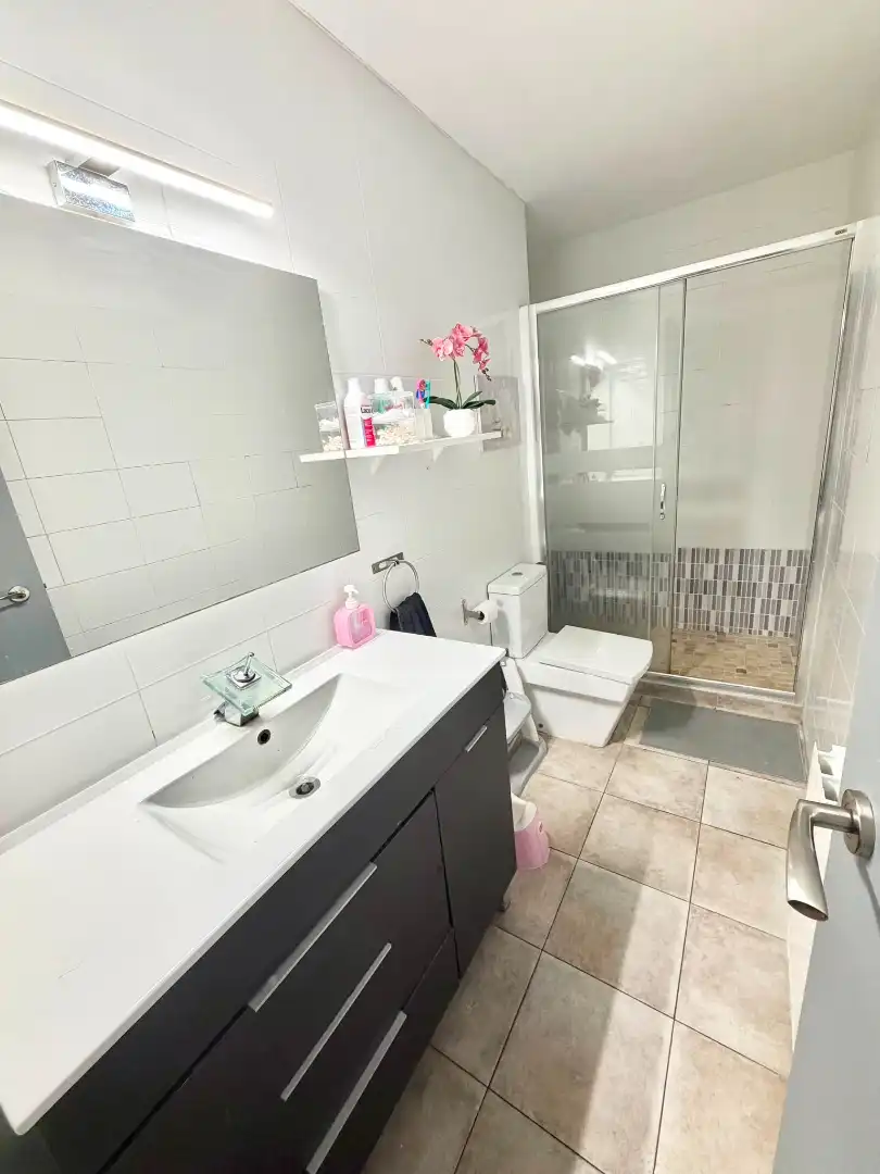 Bathroom of Flat for sale in El Vendrell  with Air Conditioner, Heating and Parquet flooring