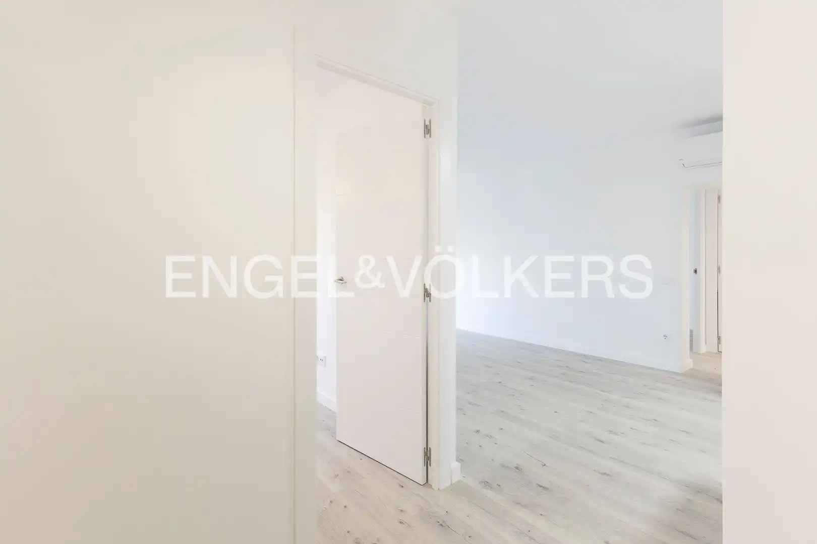 Piso en venta en Barcelona con Aire acondicionado, Calefacción y Balcón