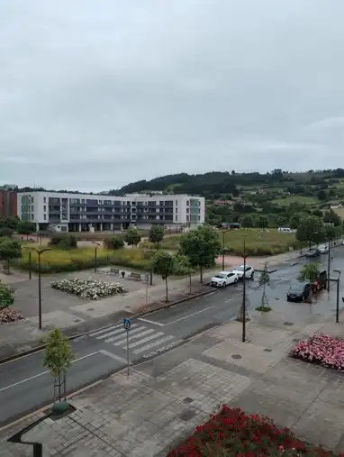 Aparcament de Pis en venda en Gijón  amb Calefacció, Parquet i Traster