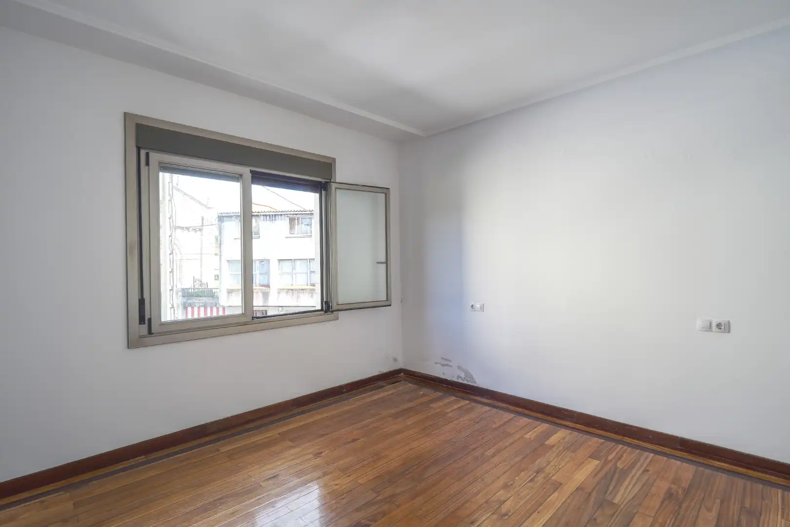 Dormitori de Casa o xalet en venda en Arteixo amb Parquet, Terrassa i Traster