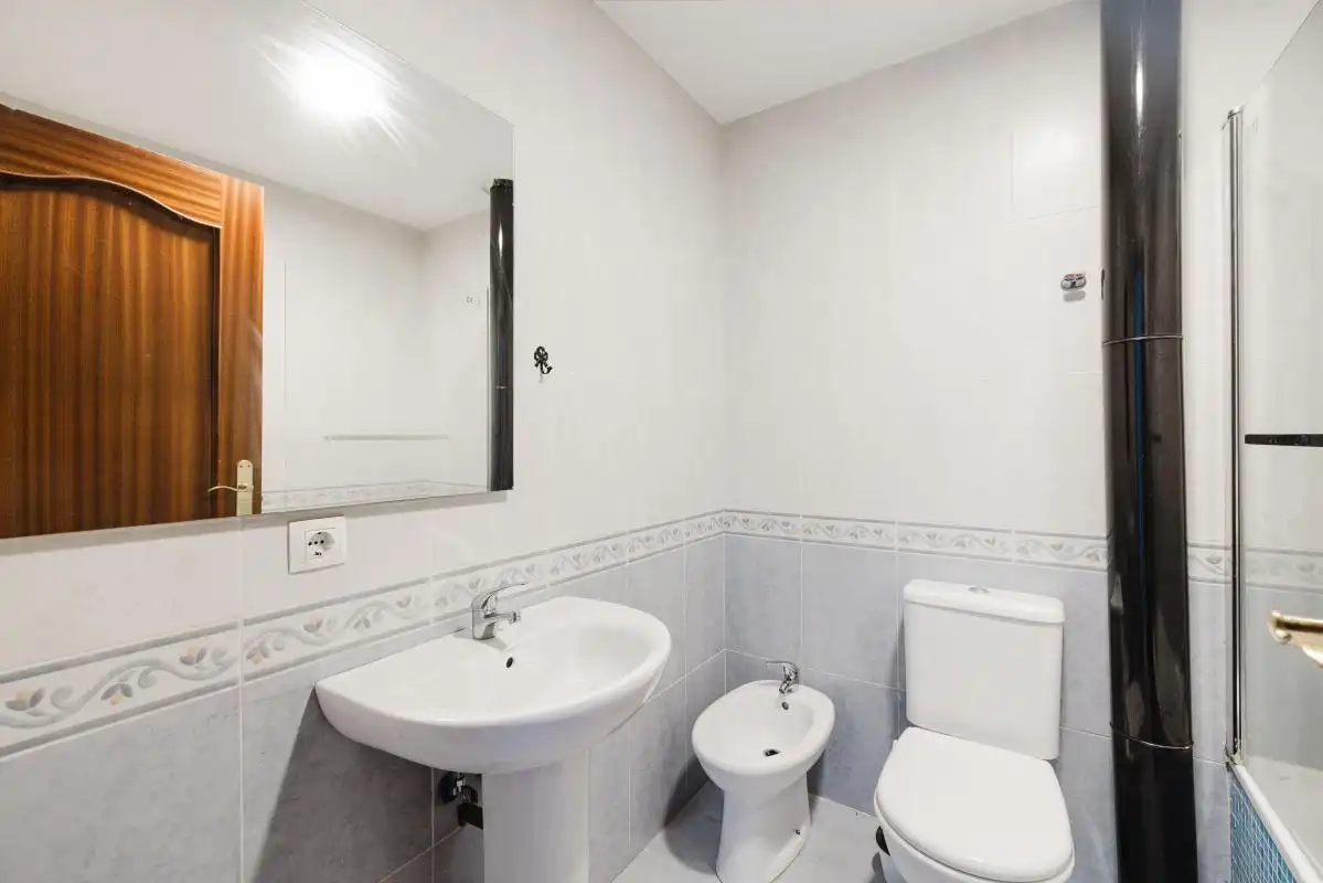 Baño de Casa adosada en venta en Benalmádena con Calefacción, Jardín privado y Terraza
