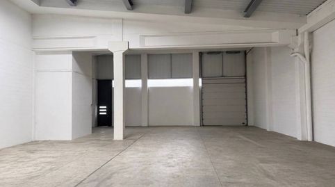 Foto 4 von Fabrikhallen zur Miete in Calle Saturn, Can Parellada, Terrassa