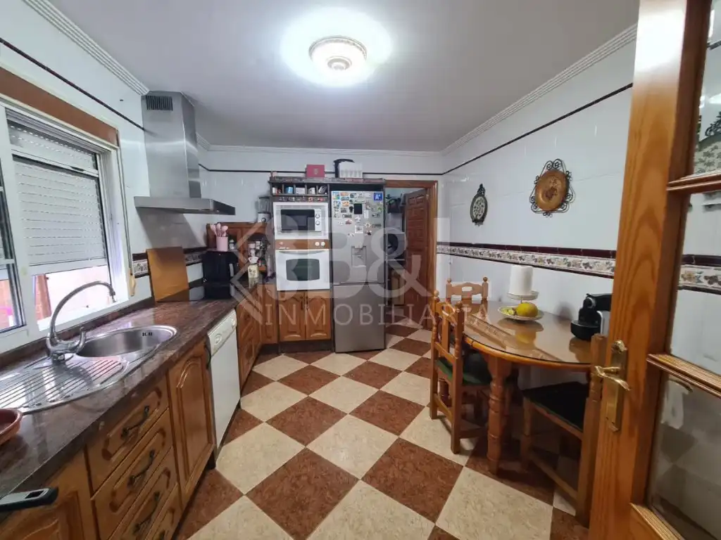 Houses for sale in Nuevo Parque - Los Rosales - Tráfico Pesado