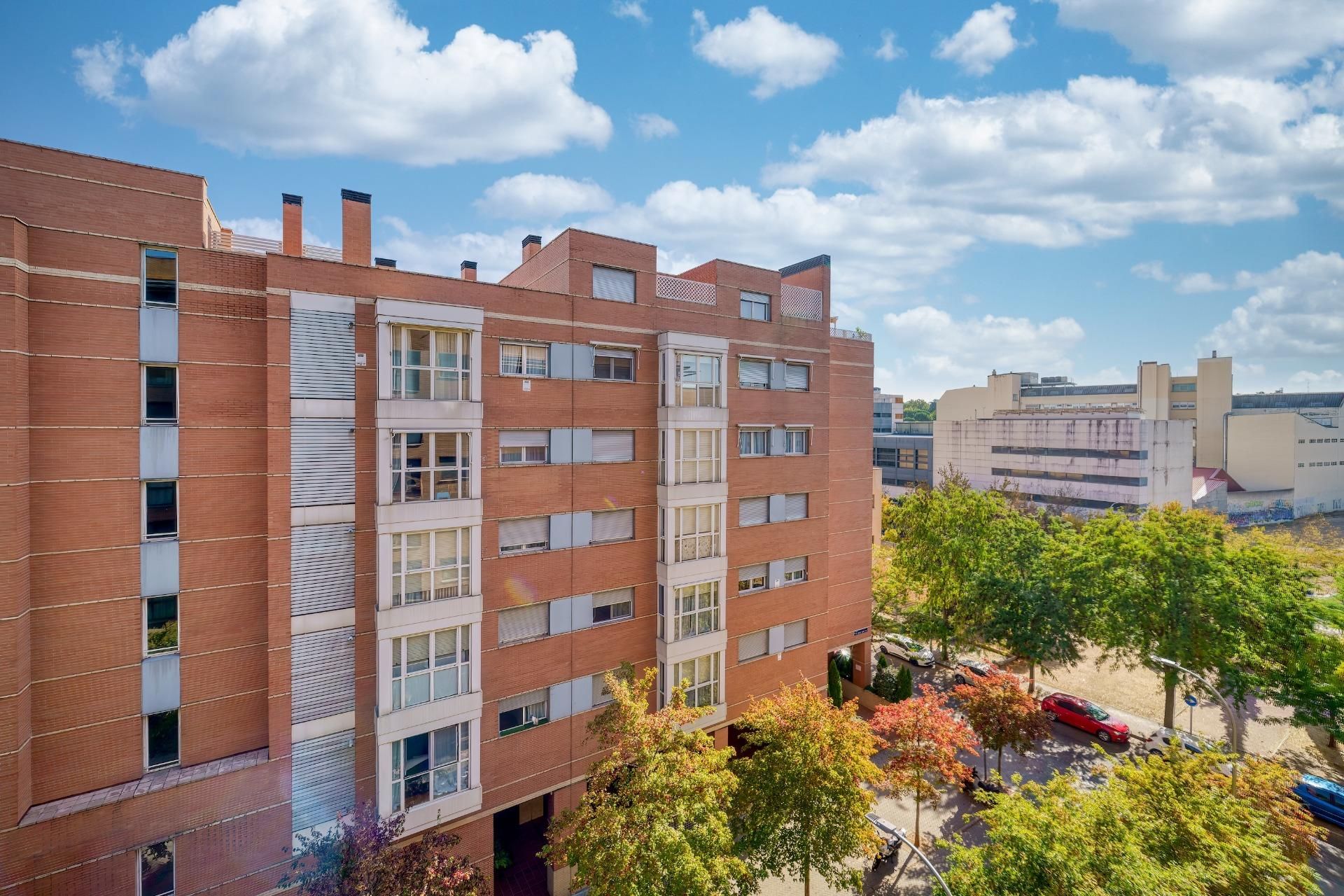 Exterior view of Flat for sale in  Madrid Capital  with Air Conditioner, Heating and Private garden