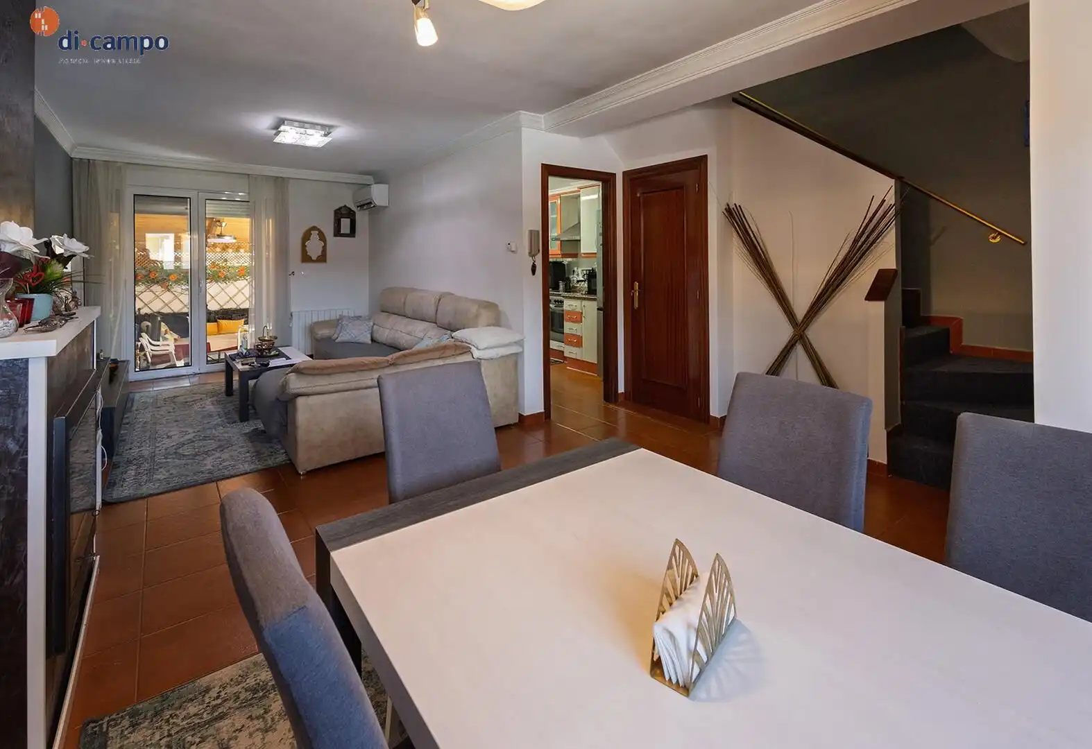 Sala de estar de Casa adosada en venta en Fuensaldaña con Calefacción