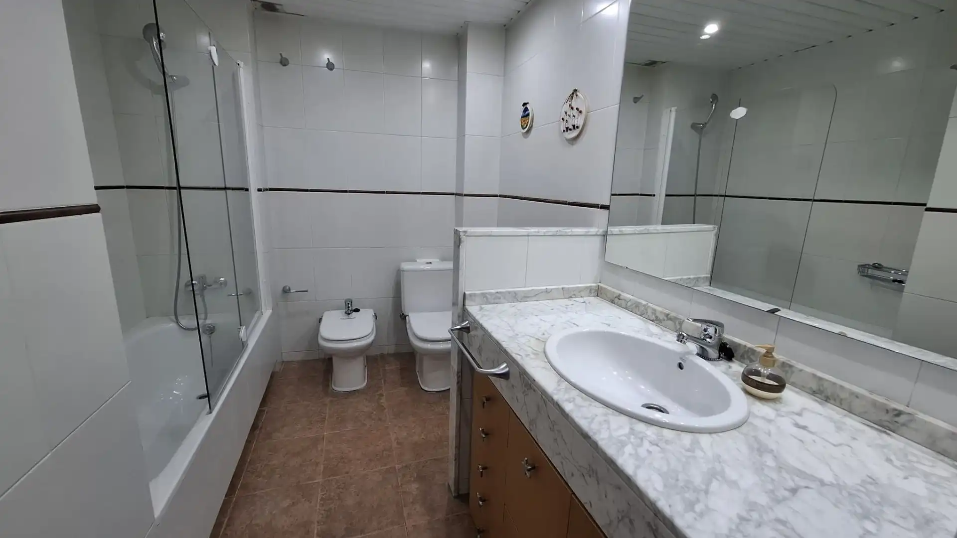 Baño de Casa adosada en venta en Vallirana con Aire acondicionado, Calefacción y Terraza