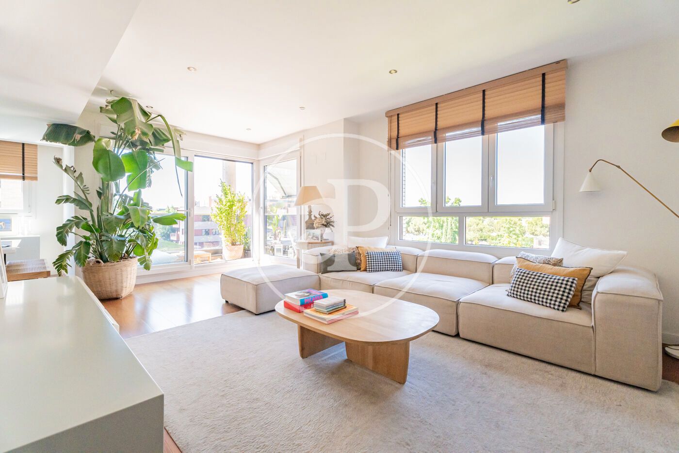 Living room of Flat for sale in Pozuelo de Alarcón  with Air Conditioner, Heating and Private garden