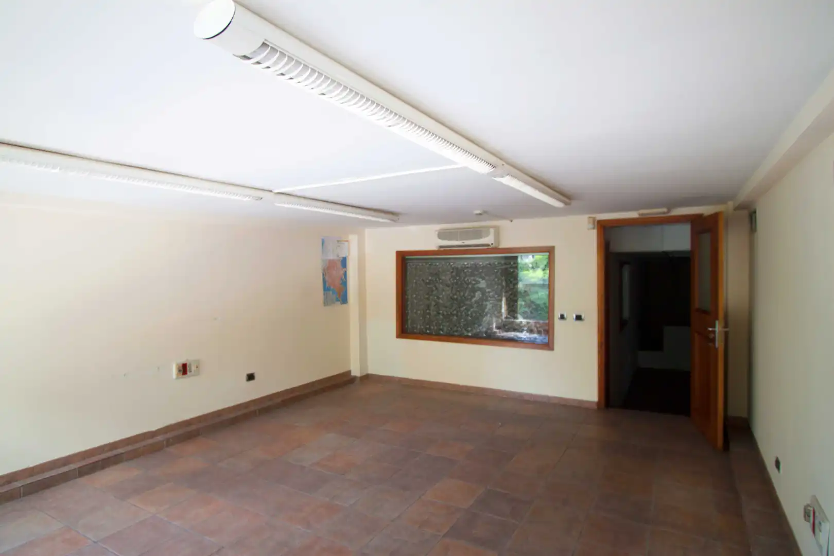 Office space with lift for sale in Avenida Juan XXIII, imagen 25