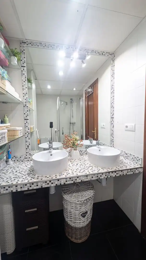 Bathroom of Houses for sale in Córdoba  with Air Conditioner, Heating and Storage room